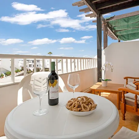 Apartmán Lovely Duplex With Sea Views