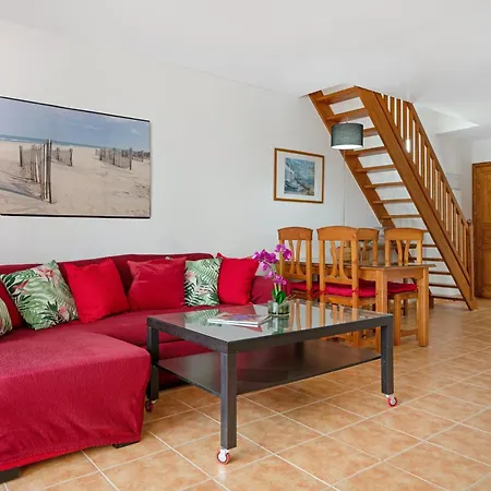 Апартаменты Lovely Duplex With Sea Views *